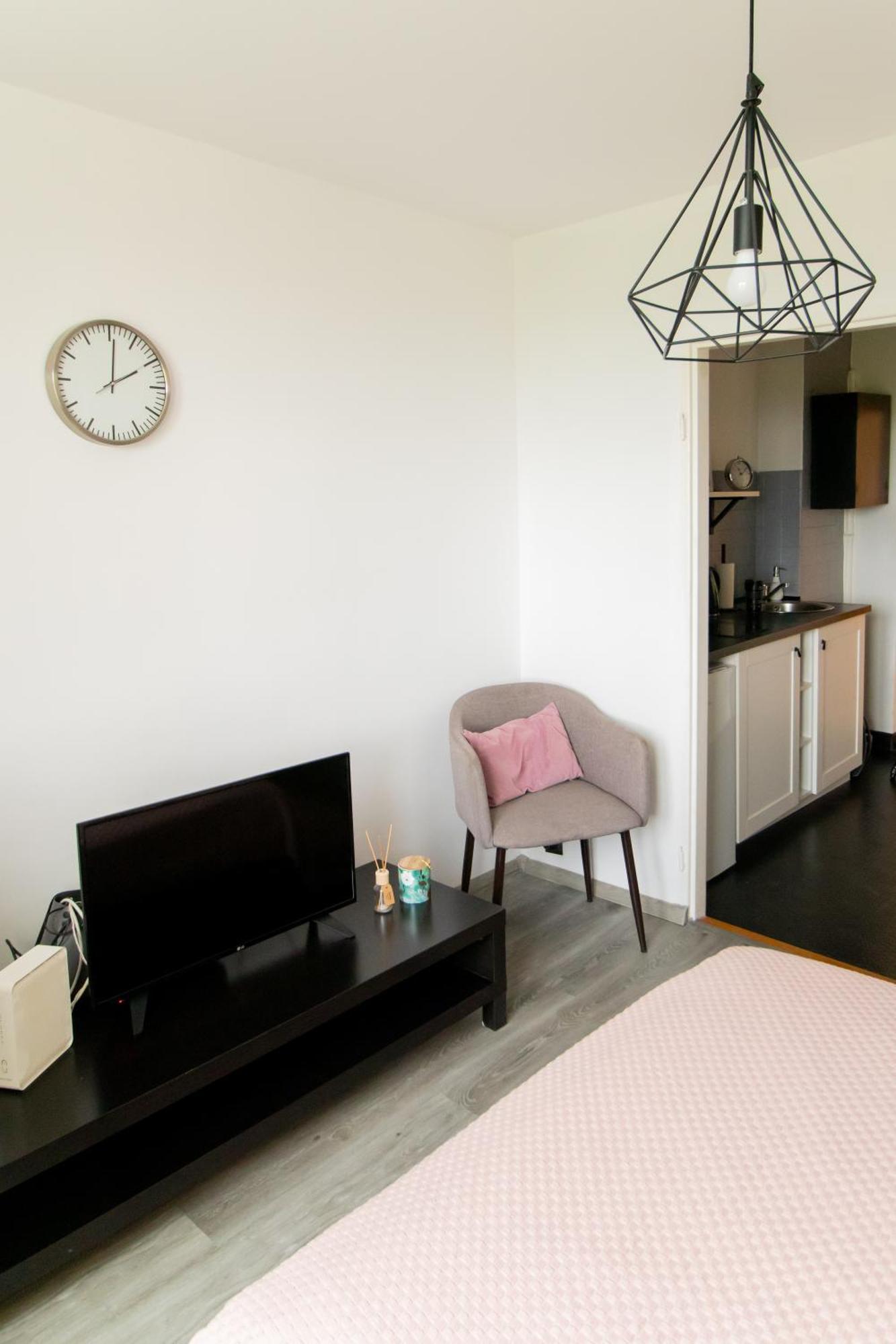Piotrapartments - Daleka Cozy Train&Airport Apartment Warsawa Bagian luar foto