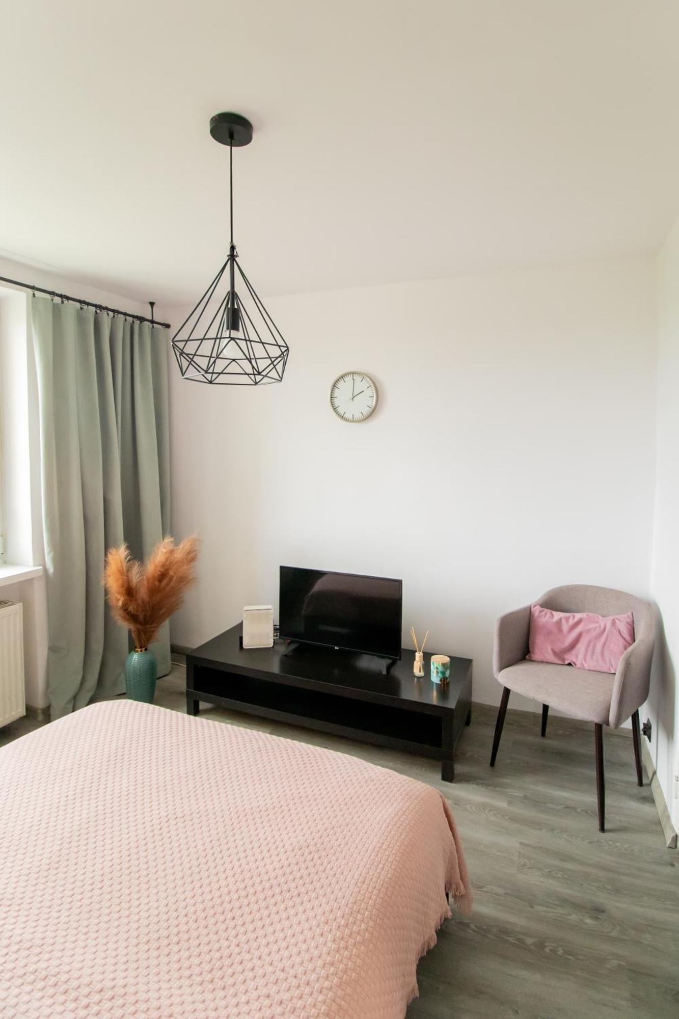 Piotrapartments - Daleka Cozy Train&Airport Apartment Warsawa Bagian luar foto