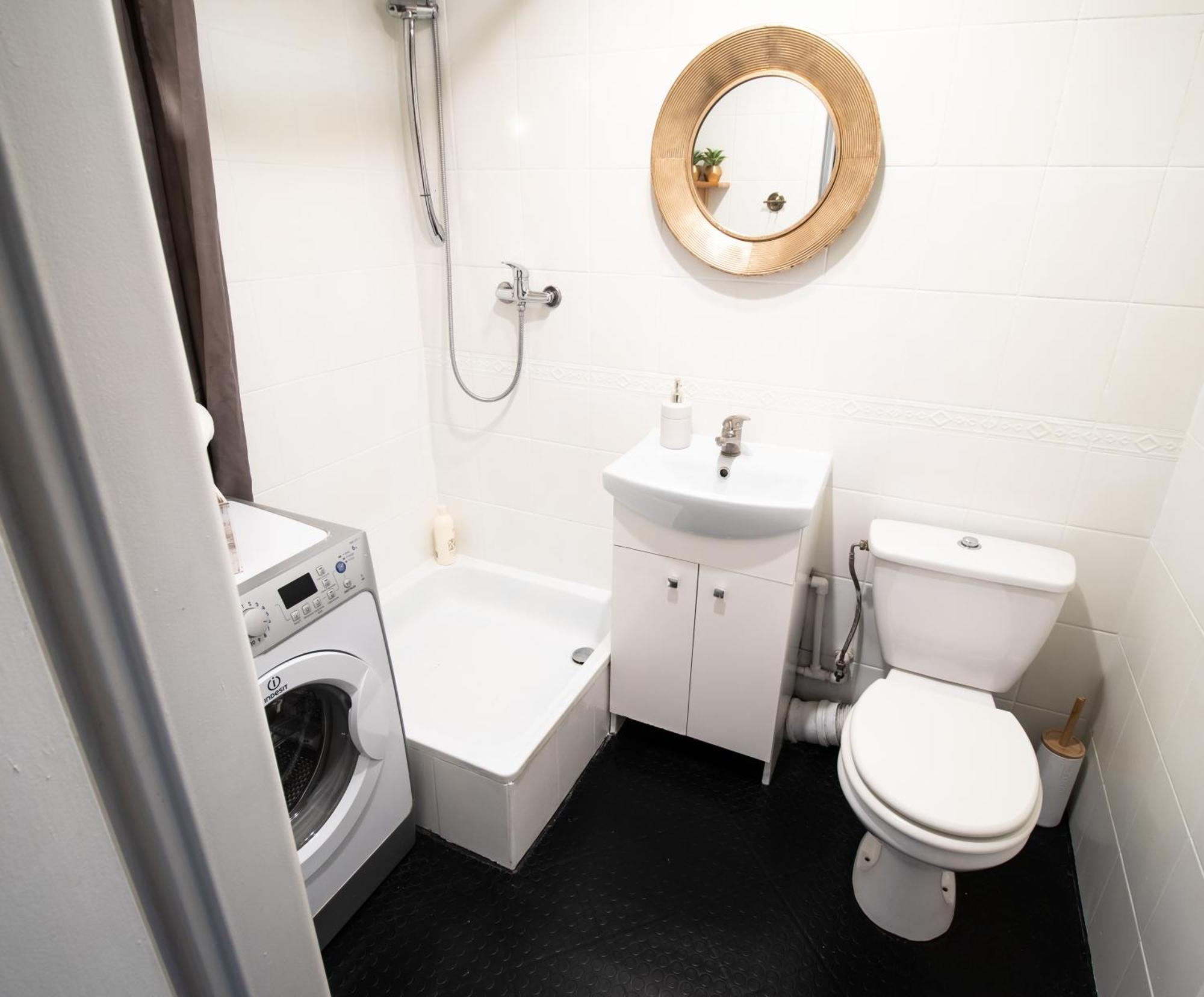 Piotrapartments - Daleka Cozy Train&Airport Apartment Warsawa Bagian luar foto
