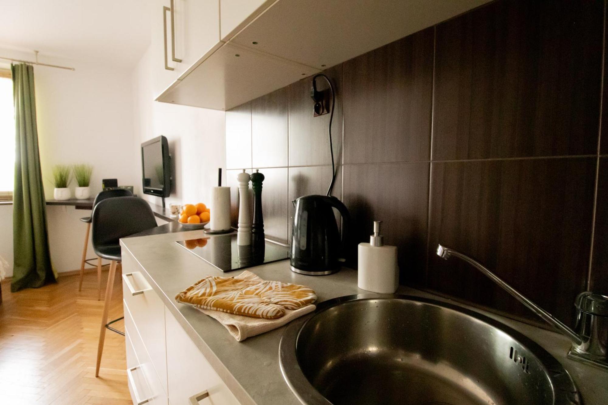 Piotrapartments - Daleka Cozy Train&Airport Apartment Warsawa Bagian luar foto