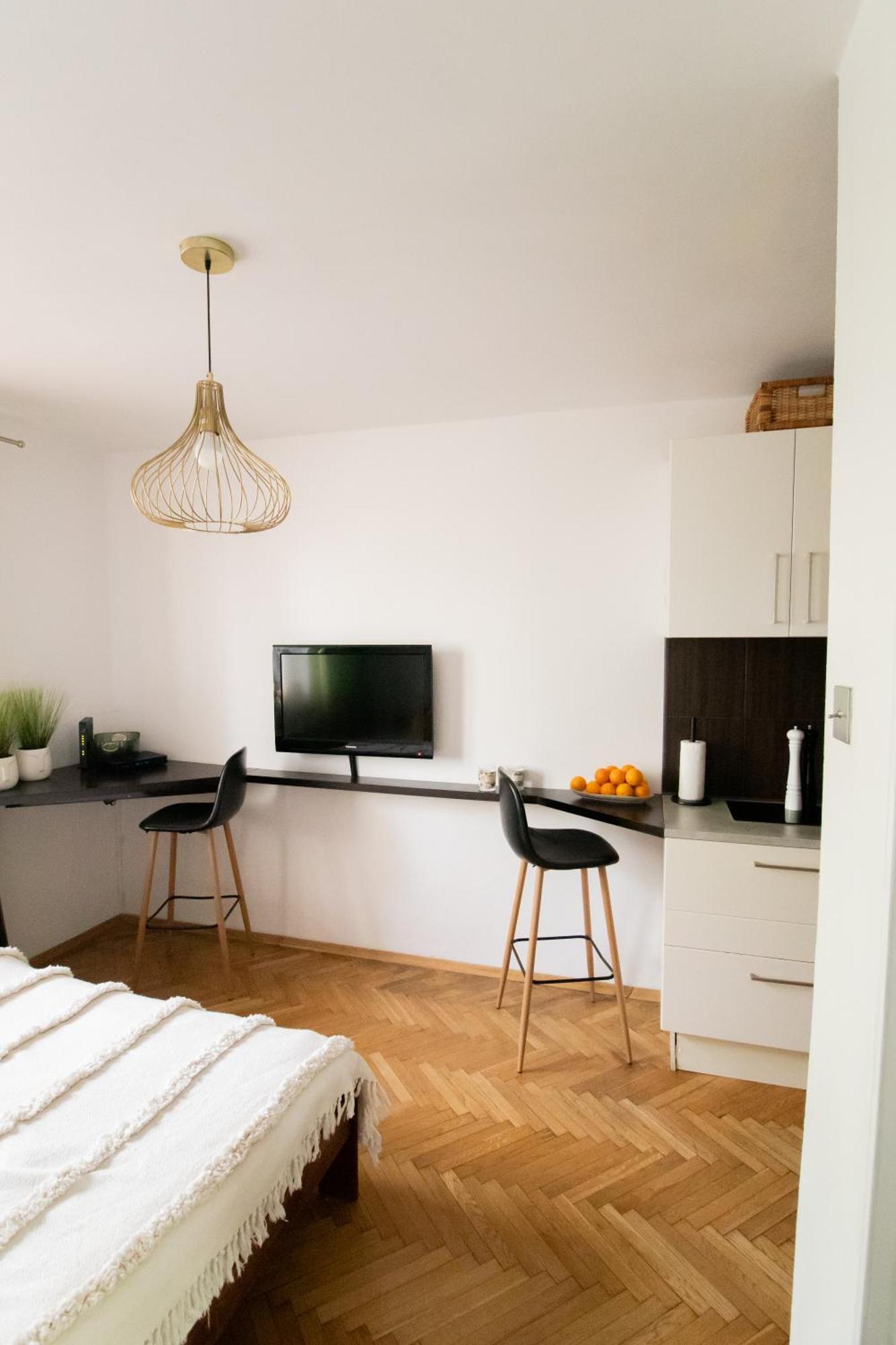 Piotrapartments - Daleka Cozy Train&Airport Apartment Warsawa Bagian luar foto