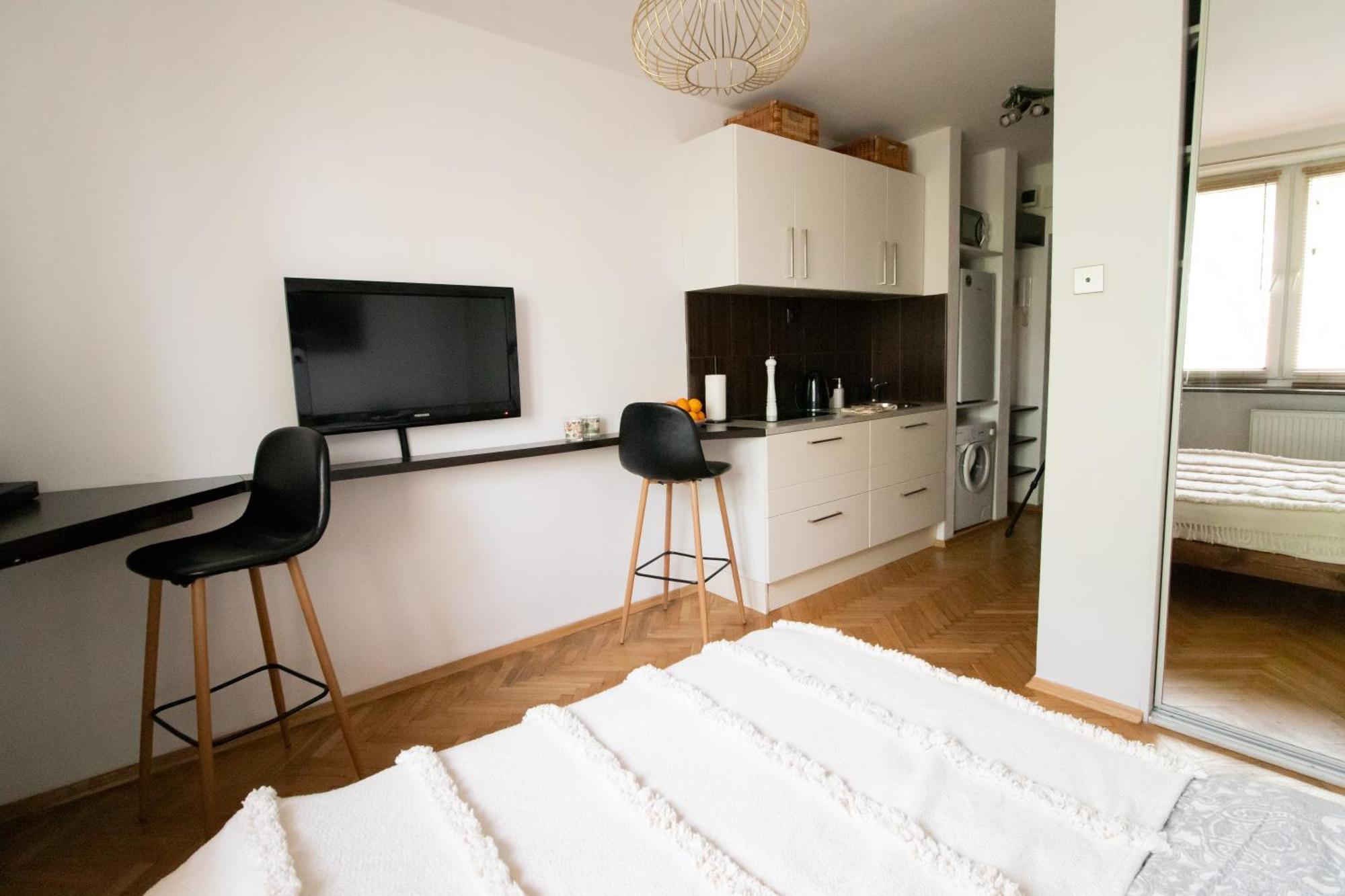 Piotrapartments - Daleka Cozy Train&Airport Apartment Warsawa Bagian luar foto