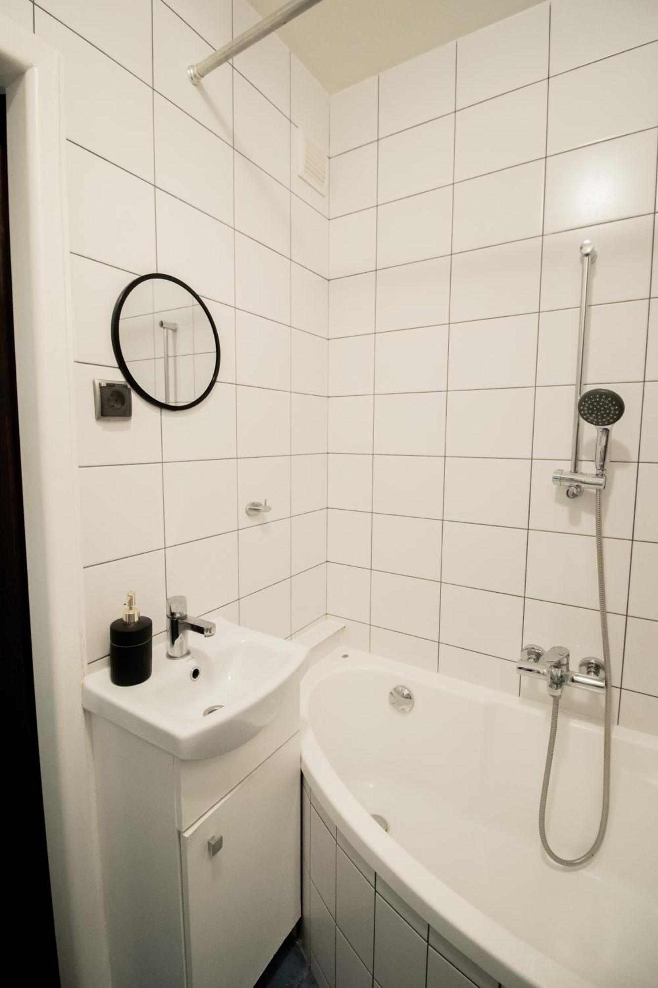 Piotrapartments - Daleka Cozy Train&Airport Apartment Warsawa Bagian luar foto
