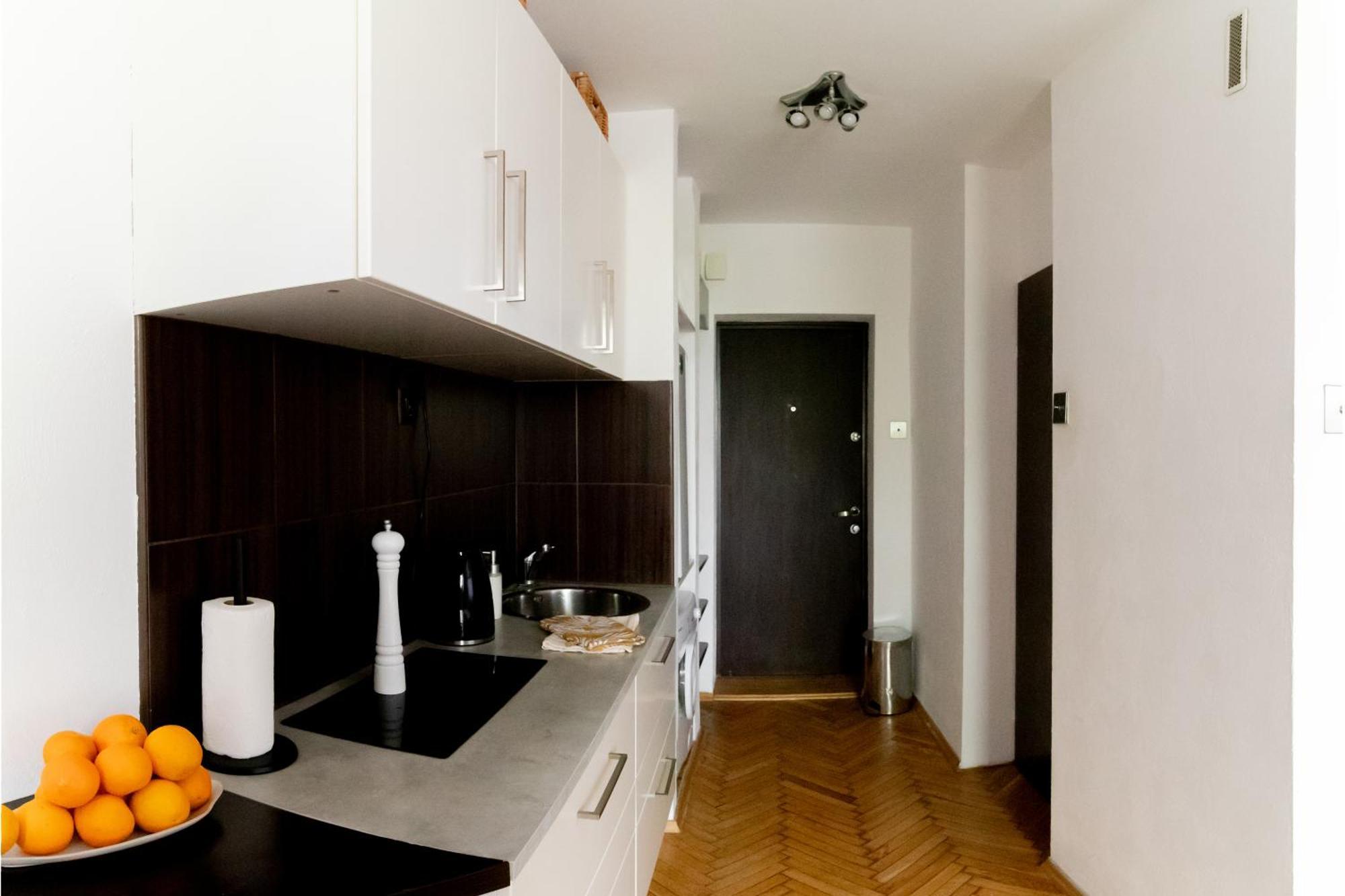 Piotrapartments - Daleka Cozy Train&Airport Apartment Warsawa Bagian luar foto
