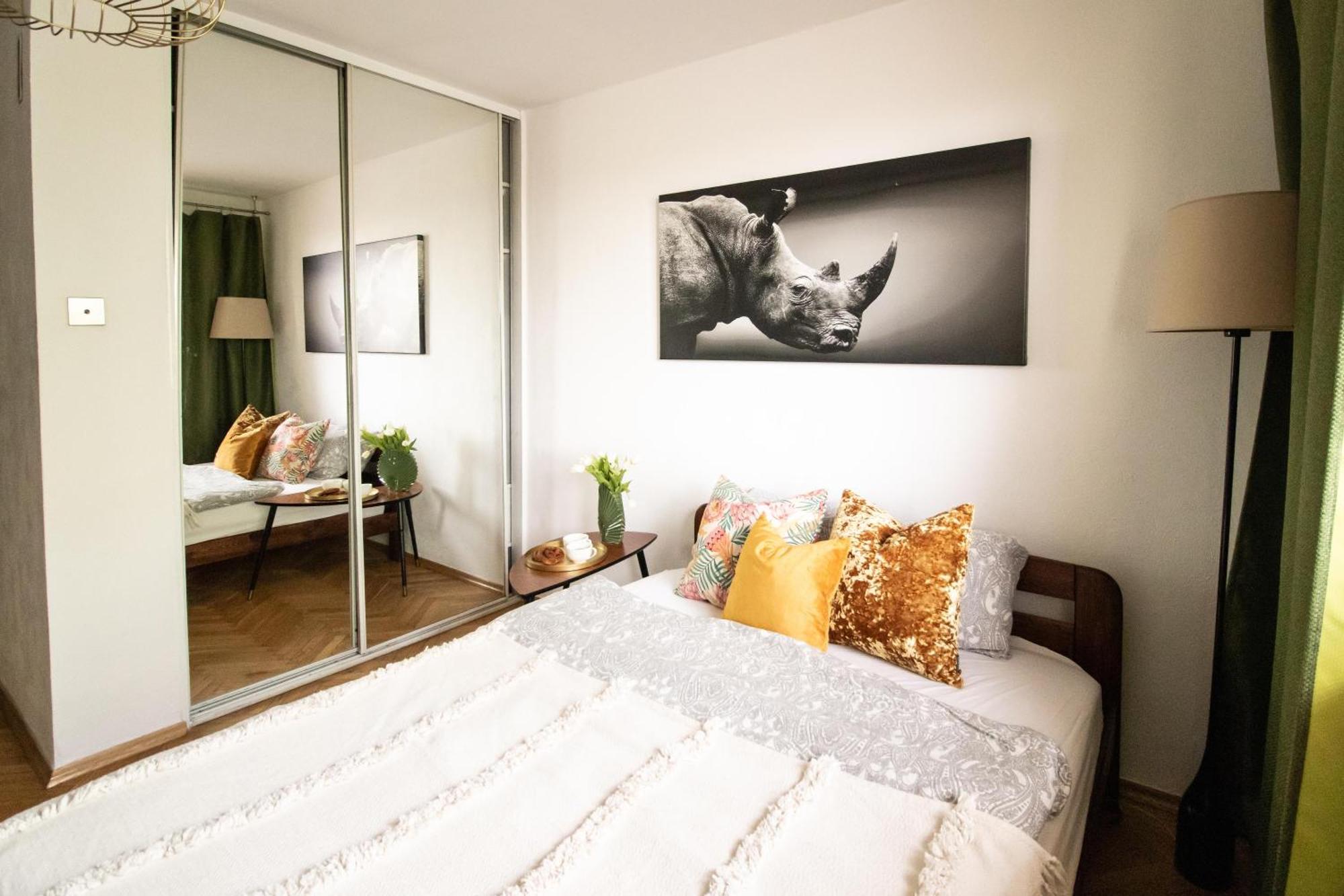 Piotrapartments - Daleka Cozy Train&Airport Apartment Warsawa Bagian luar foto